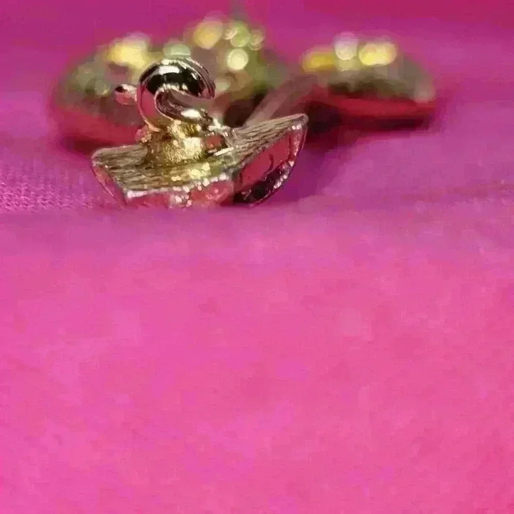 Beautiful Ladies Vintage Brooch